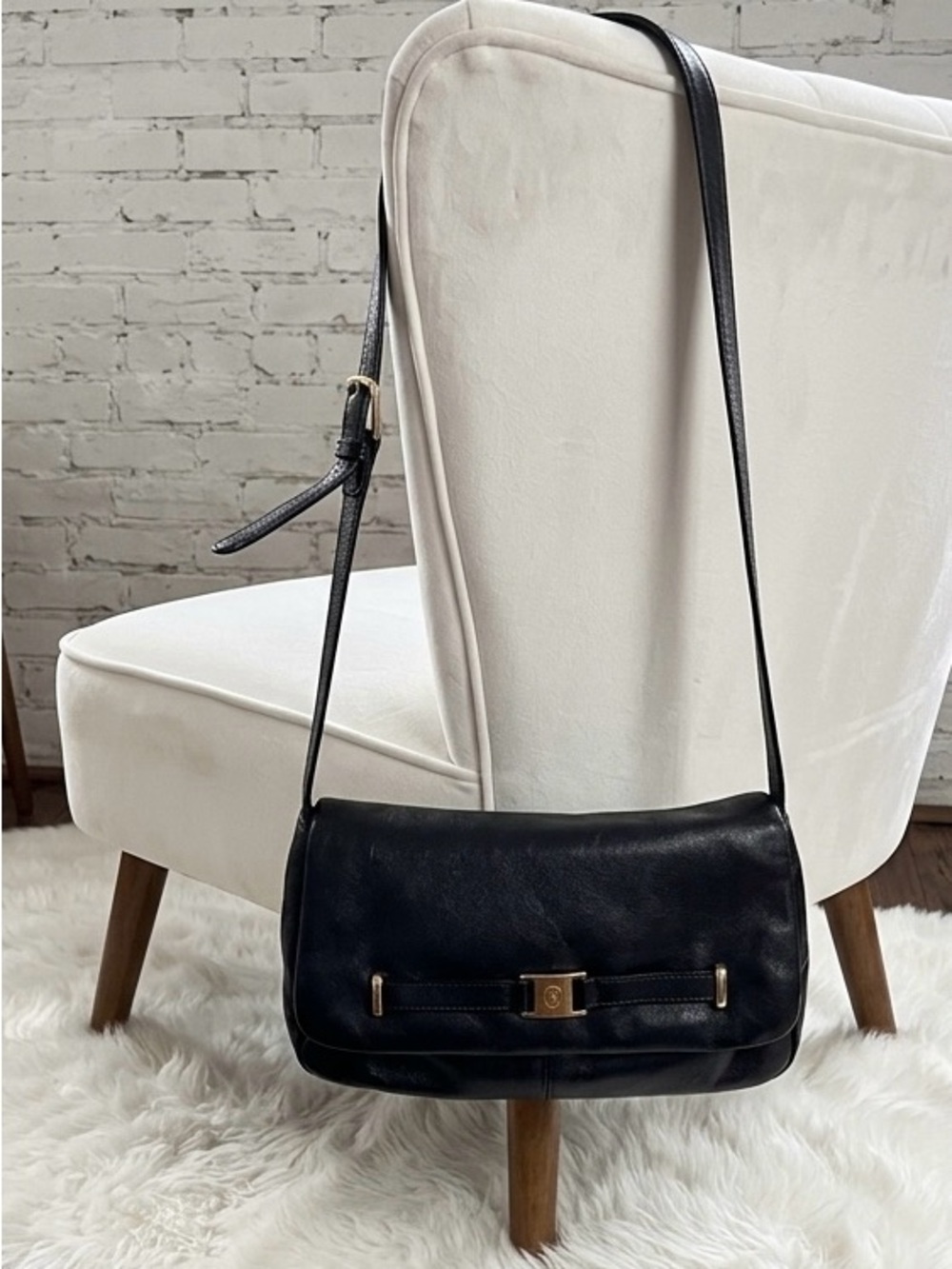 Etienne Aigner Black Leather Shoulder Bag Gold Hardware front flap
